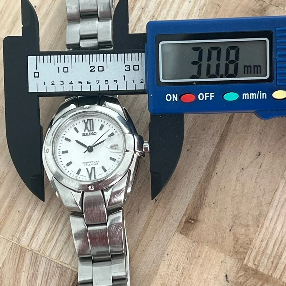 Seiko Perpetual Calendar Rare Ladies Watch White Dial Stainless Bracelet Date